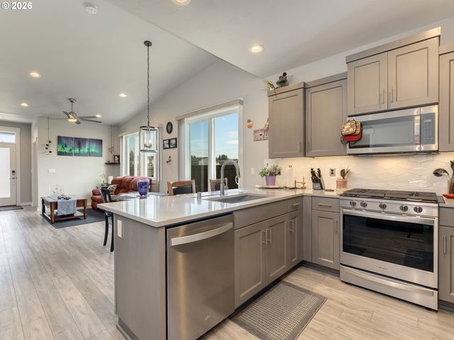 13213 Ne 99TH Way, Vancouver, WA 98682