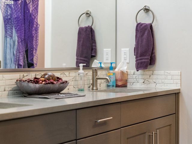 13213 Ne 99TH Way, Vancouver, WA 98682