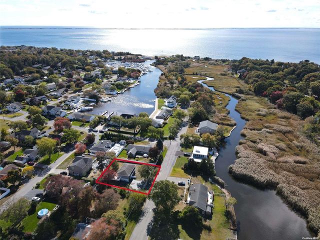 39 Roosevelt Boulevard, East Patchogue, NY 11772