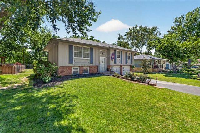 9721 W 56th Terrace, Merriam, KS 66203