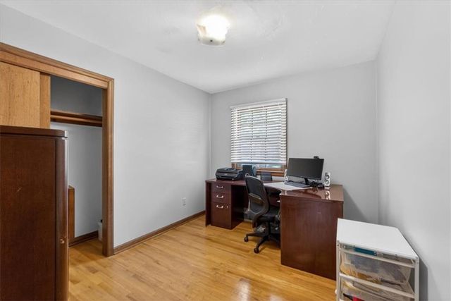 9721 W 56th Terrace, Merriam, KS 66203