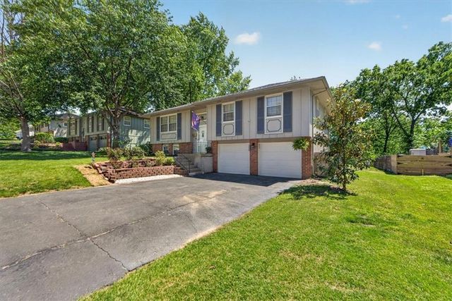 9721 W 56th Terrace, Merriam, KS 66203