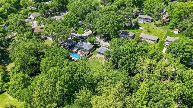 9721 W 56th Terrace, Merriam, KS 66203