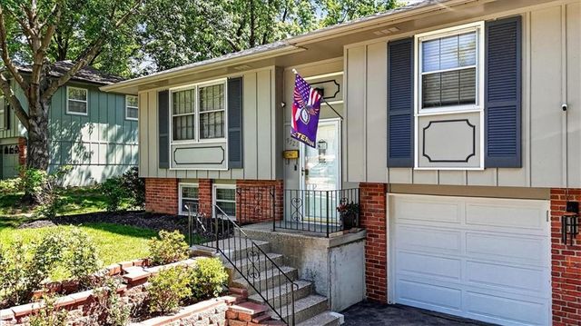 9721 W 56th Terrace, Merriam, KS 66203