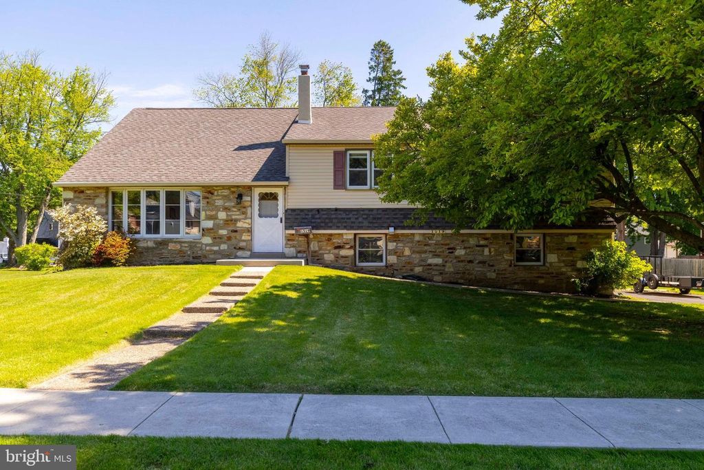 1519 NEVARC RD, Warminster, PA 18974