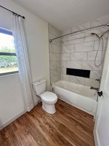 208 Smith St, Henderson, TX 75652