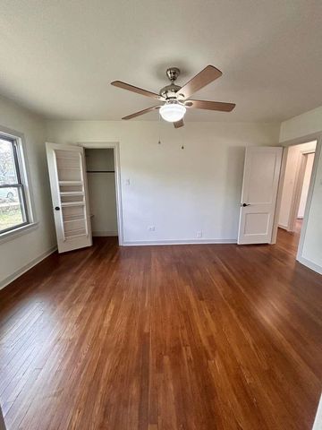 208 Smith St, Henderson, TX 75652