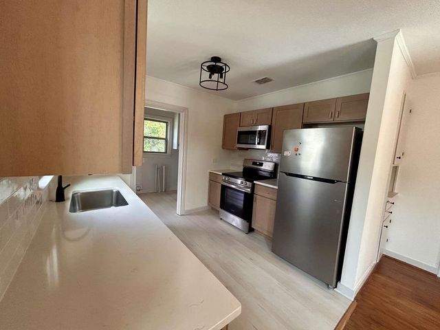 208 Smith St, Henderson, TX 75652