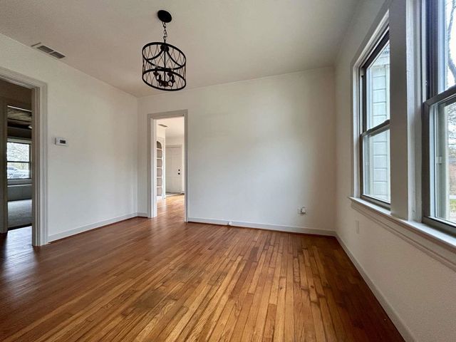 208 Smith St, Henderson, TX 75652