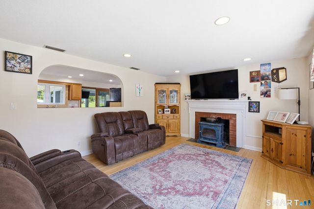 25 Hilltop Drive, Portland, CT 06480