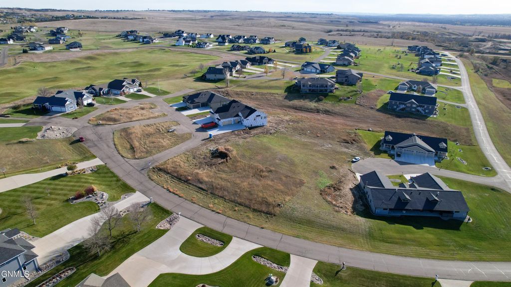 3709 Ridge Way, Bismarck, ND 58503 photo 7