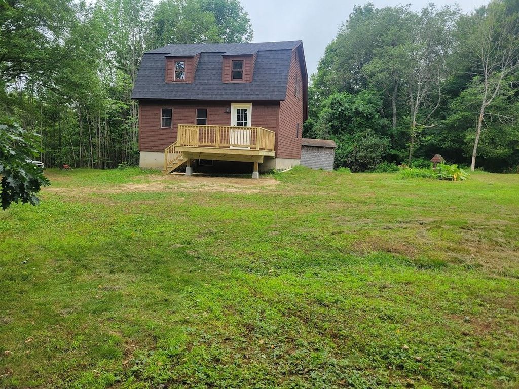 313 North Road, Barnstead, NH 03225