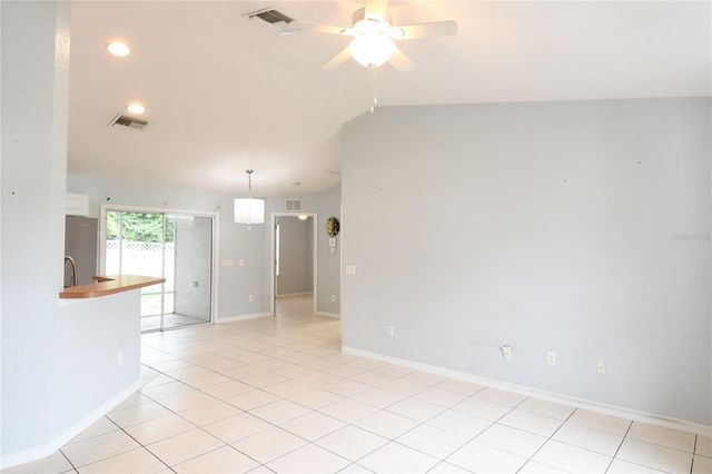 407 CIERRA OAKS CIRCLE, Lady Lake, FL 32159