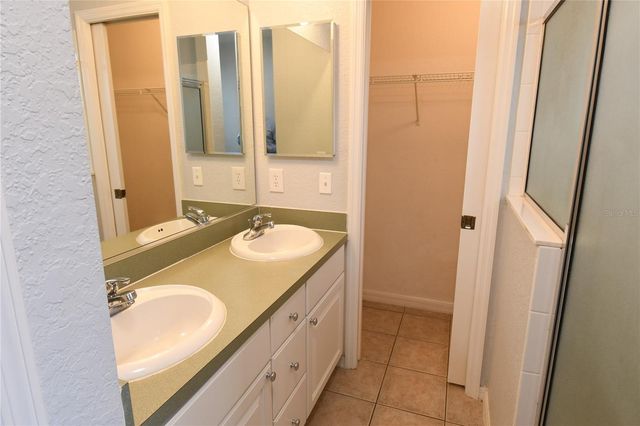 407 CIERRA OAKS CIRCLE, Lady Lake, FL 32159