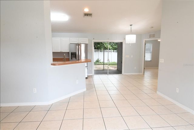 407 CIERRA OAKS CIRCLE, Lady Lake, FL 32159