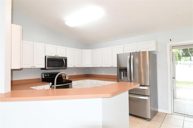 407 CIERRA OAKS CIRCLE, Lady Lake, FL 32159