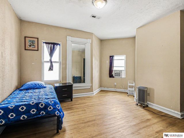 1124 S 29th Street, Omaha, NE 68105