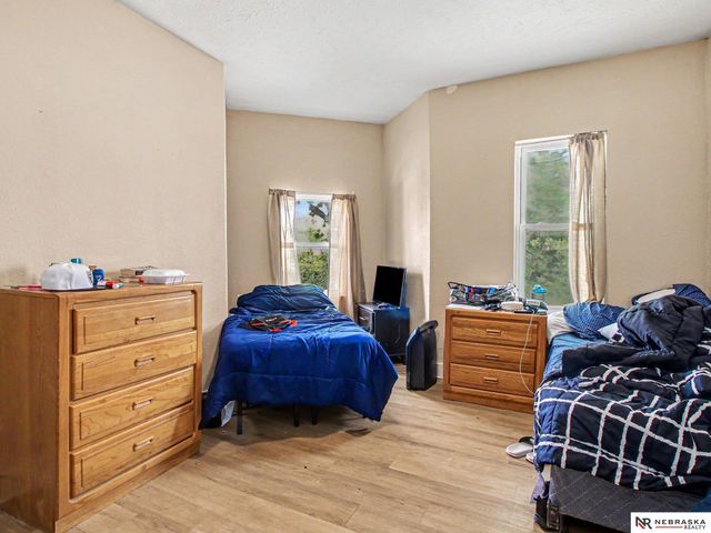 1124 S 29th Street, Omaha, NE 68105
