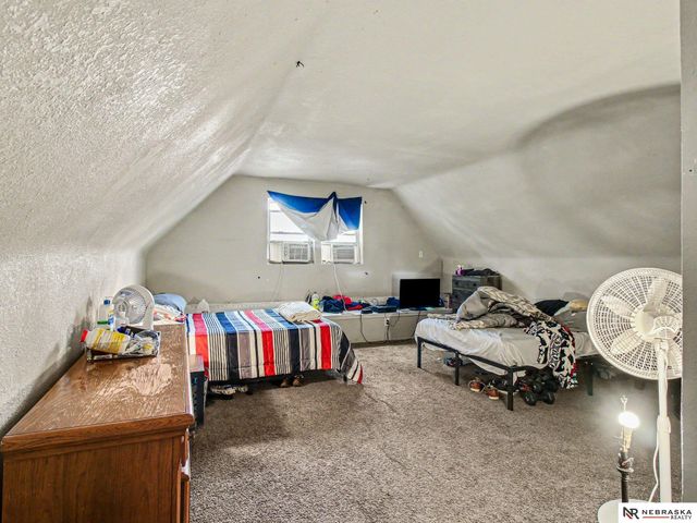 1124 S 29th Street, Omaha, NE 68105