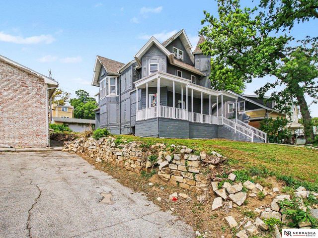 1124 S 29th Street, Omaha, NE 68105
