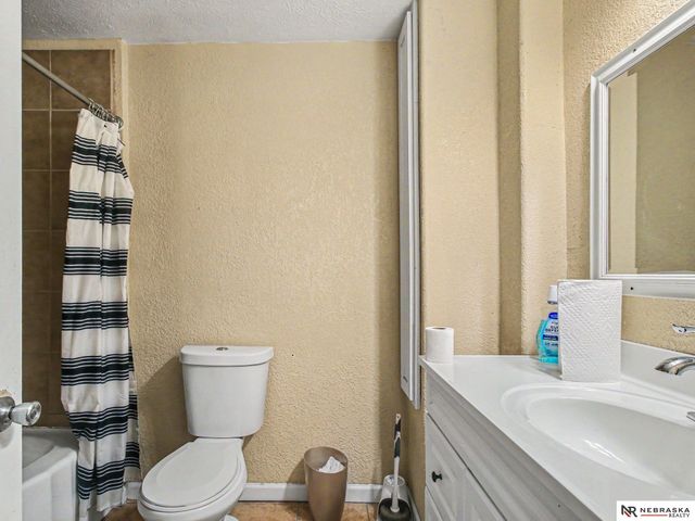 1124 S 29th Street, Omaha, NE 68105