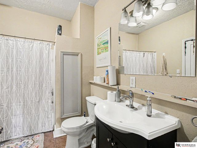 1124 S 29th Street, Omaha, NE 68105
