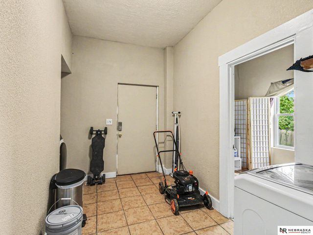 1124 S 29th Street, Omaha, NE 68105