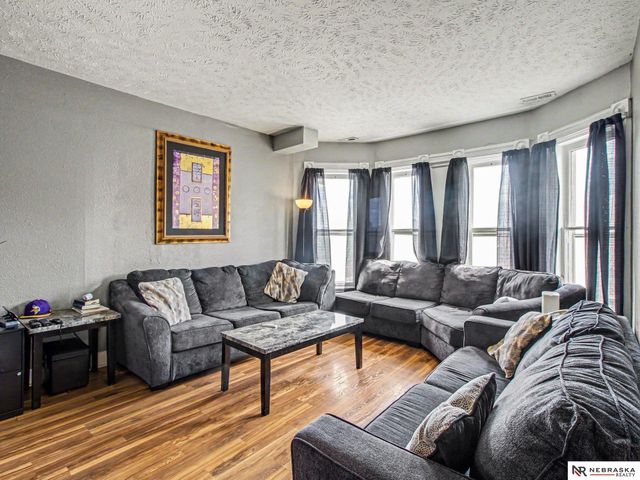 1124 S 29th Street, Omaha, NE 68105