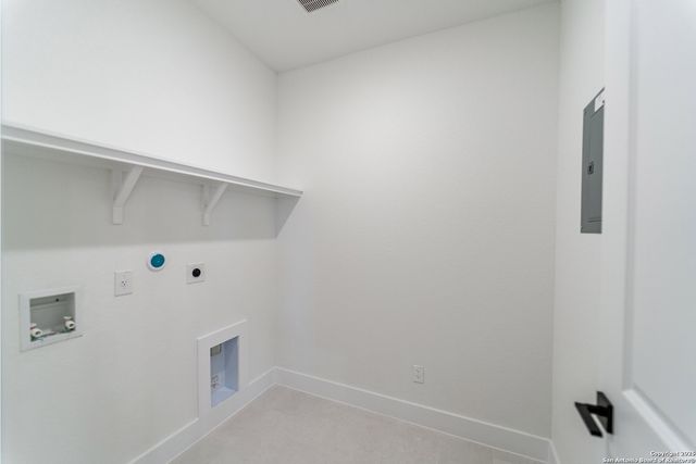 182 Ednie Ln, Mico, TX 78066