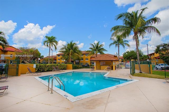 15550 SW 80th Street E102, Miami, FL 33193