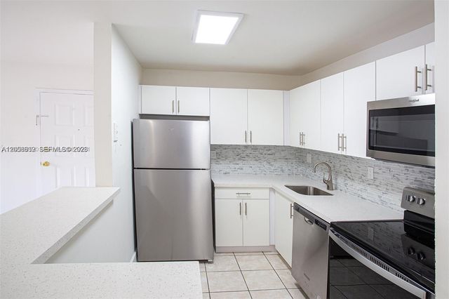 15550 SW 80th Street E102, Miami, FL 33193