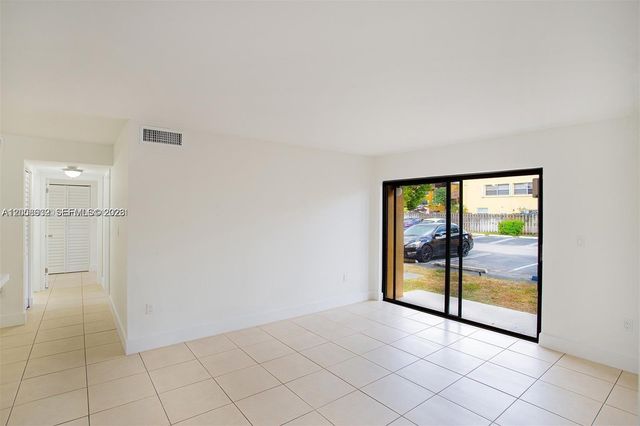 15550 SW 80th Street E102, Miami, FL 33193