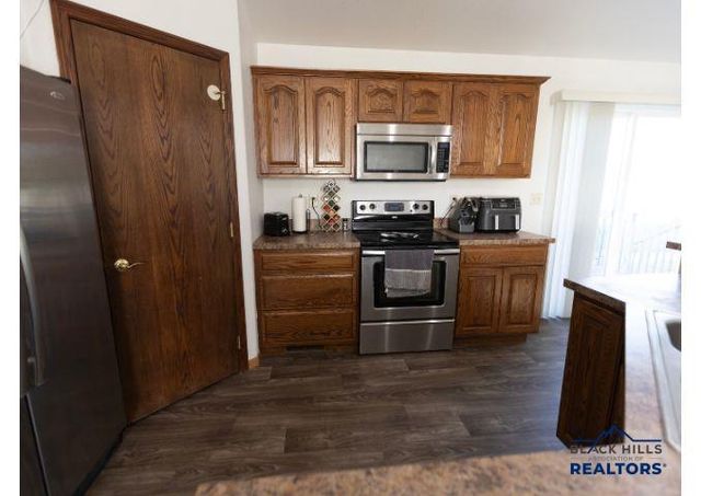 752 BEAR TOOTH CT, Box Elder, SD 57719