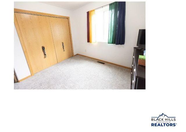 752 BEAR TOOTH CT, Box Elder, SD 57719