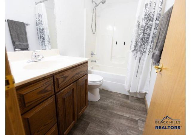 752 BEAR TOOTH CT, Box Elder, SD 57719