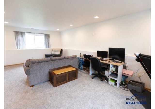 752 BEAR TOOTH CT, Box Elder, SD 57719