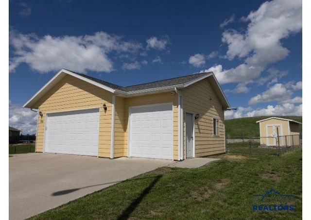 752 BEAR TOOTH CT, Box Elder, SD 57719
