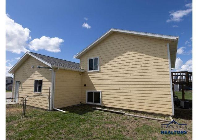 752 BEAR TOOTH CT, Box Elder, SD 57719
