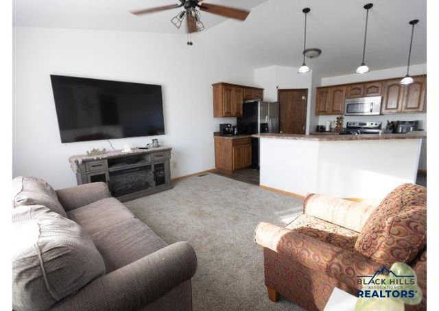 752 BEAR TOOTH CT, Box Elder, SD 57719