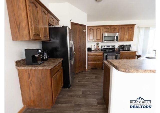 752 BEAR TOOTH CT, Box Elder, SD 57719