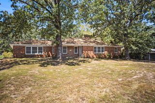7520 W Markham #A, Little Rock, AR 72205