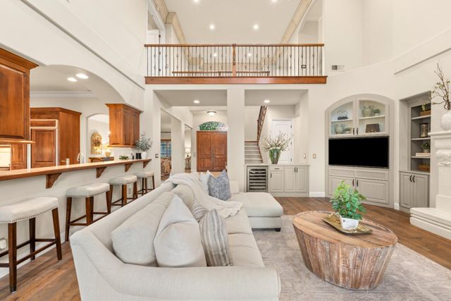 150 Red Ridge Ct, Folsom, CA 95630