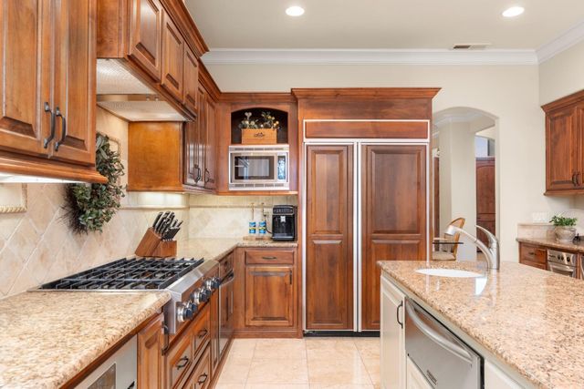 150 Red Ridge Ct, Folsom, CA 95630