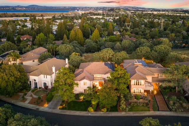 150 Red Ridge Ct, Folsom, CA 95630