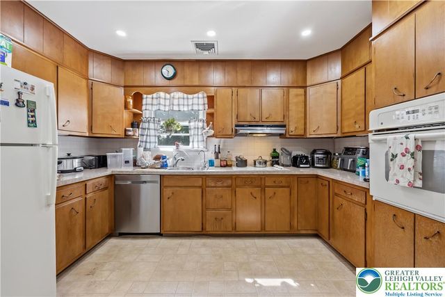 798 Krocks Court, Lower Macungie Twp, PA 18106