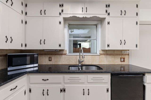 1105 Alegria RD, Austin, TX 78757