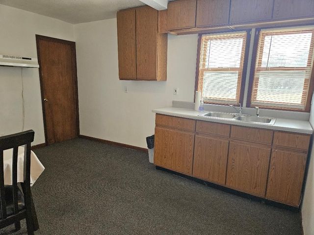 1715 E Diehl Avenue, Des Moines, IA 50320