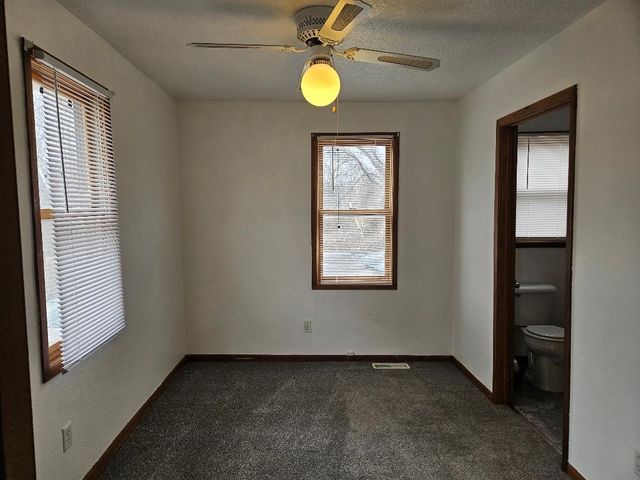 1715 E Diehl Avenue, Des Moines, IA 50320