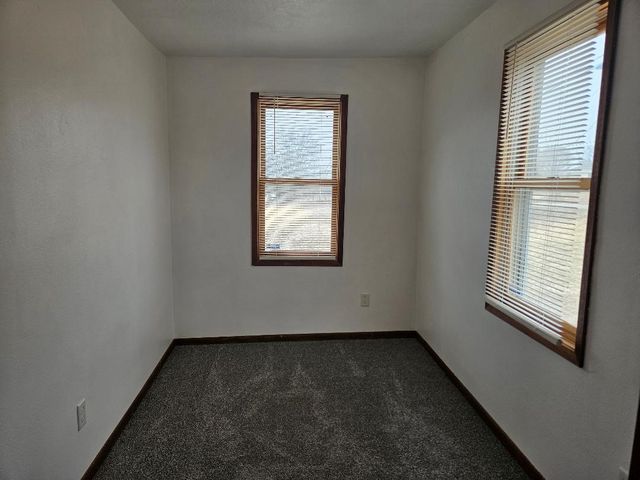 1715 E Diehl Avenue, Des Moines, IA 50320