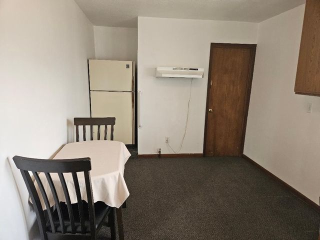 1715 E Diehl Avenue, Des Moines, IA 50320